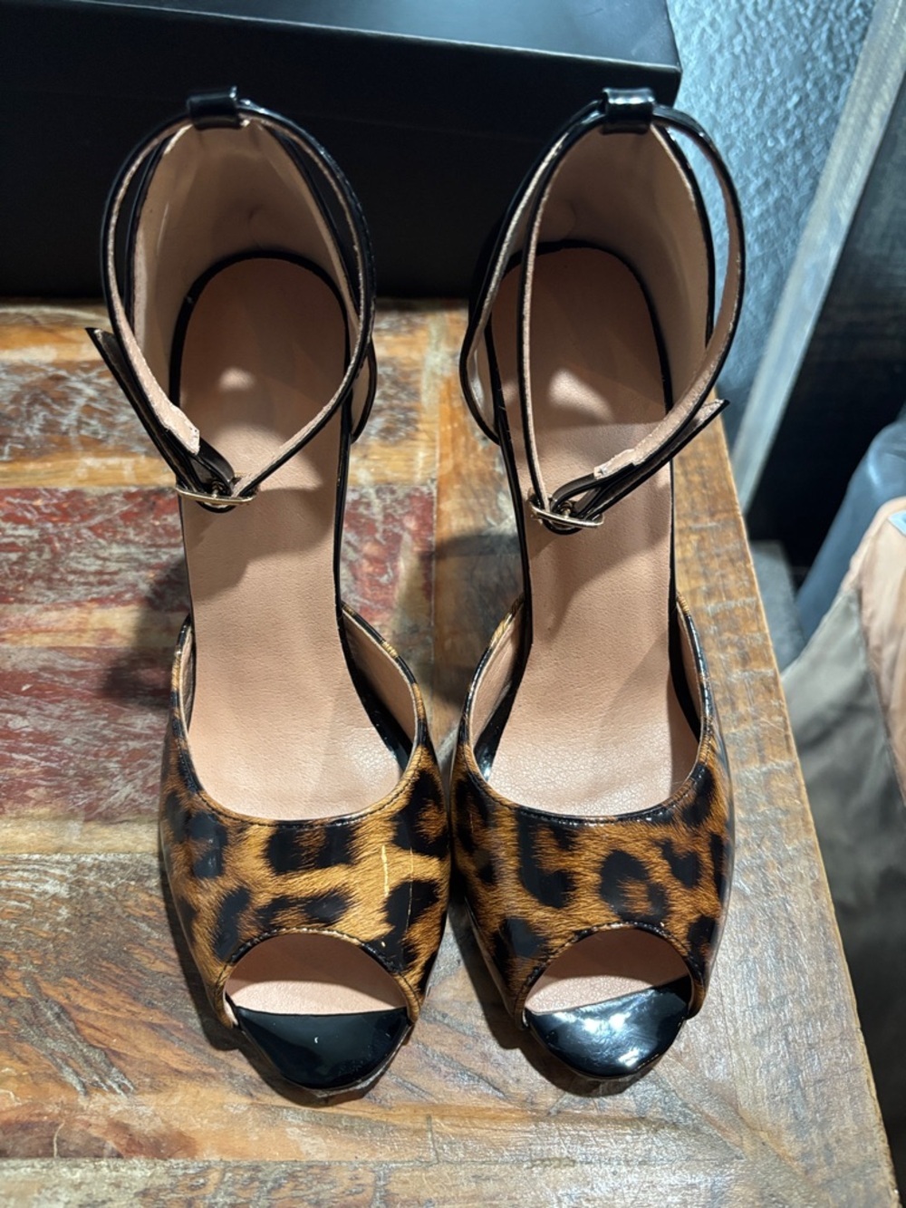 NWT Sienna Rossi Lucy Leopard Print Splicing Pumps size 36